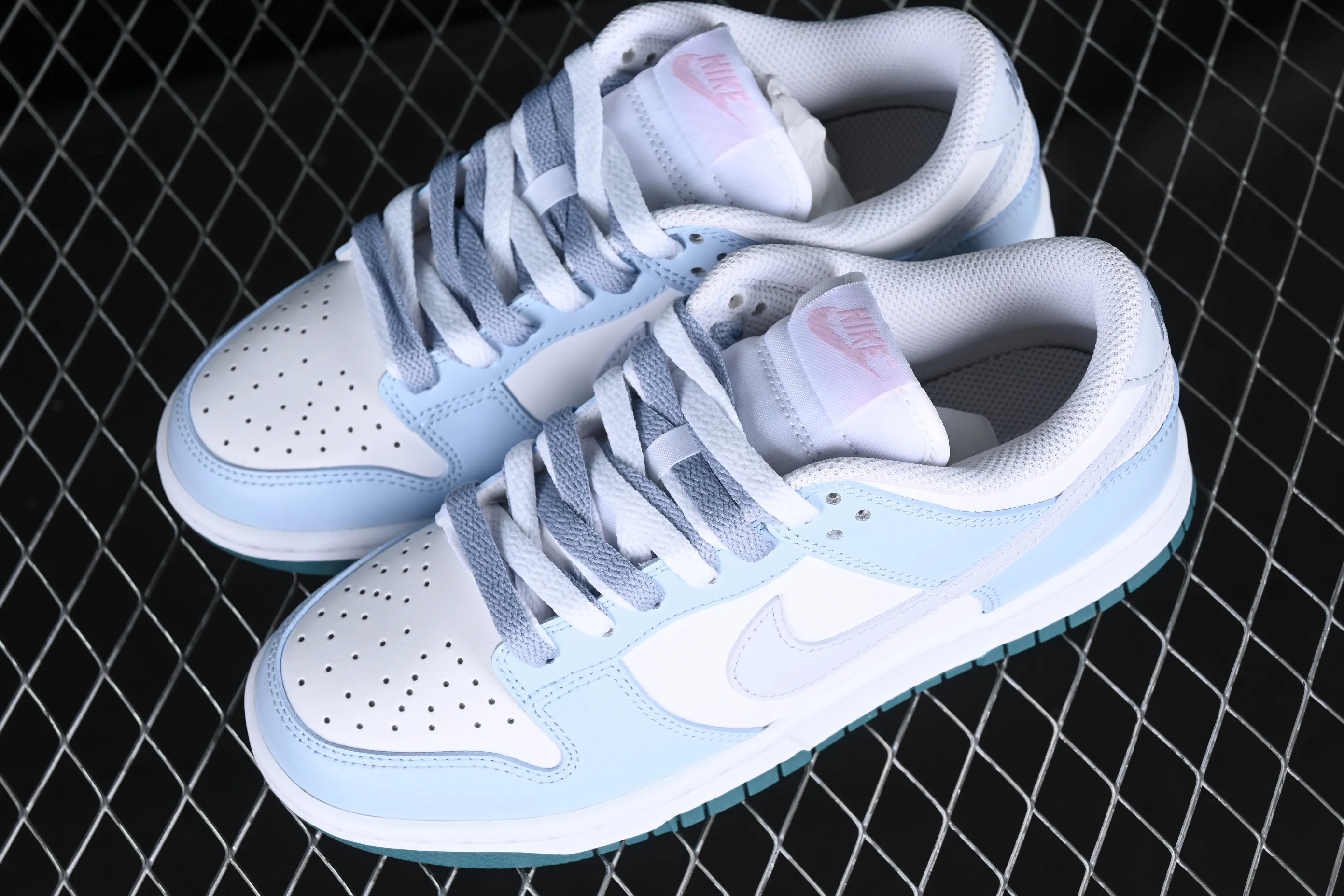 All categories Nk SB Dunk series Nk SB Dunk Low low-top sneakers Nk SB Dunk Low Frozen color SB low-top sports and leisure sneakers FD9911-101